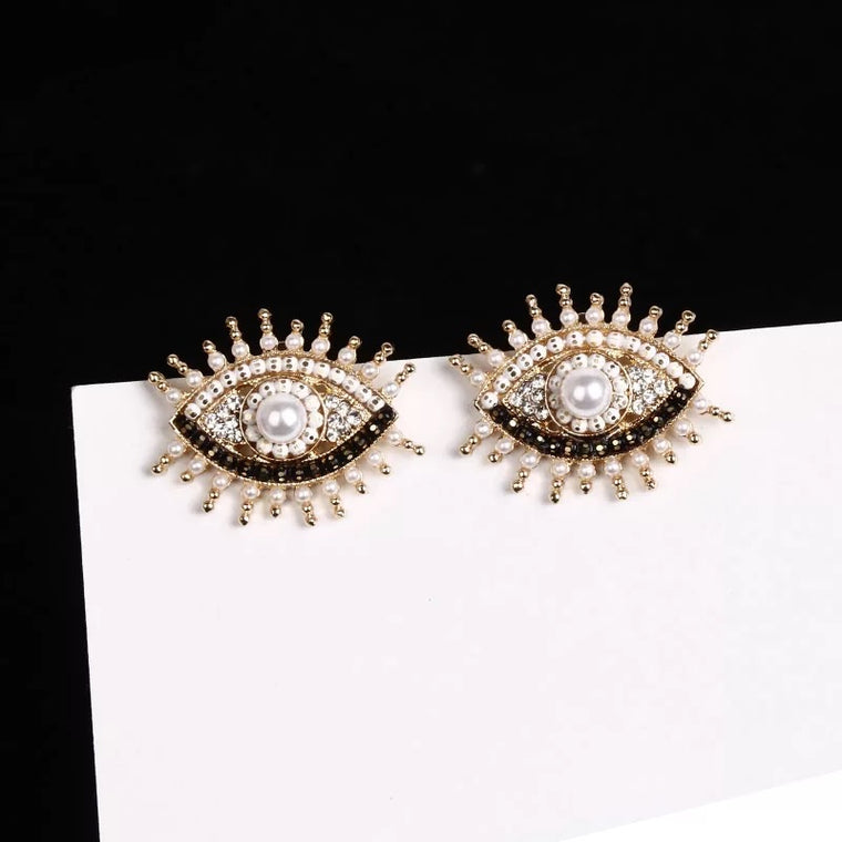 Aankh Earrings